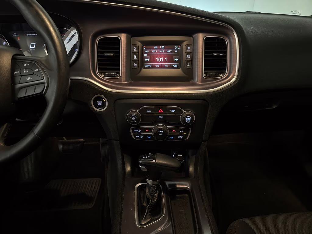 2017 Pitch Black Clearcoat Dodge Charger SE RWD Sedan