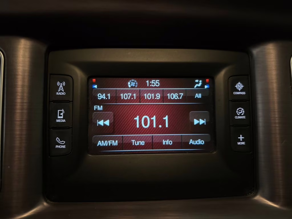 2017 Pitch Black Clearcoat Dodge Charger SE RWD Sedan