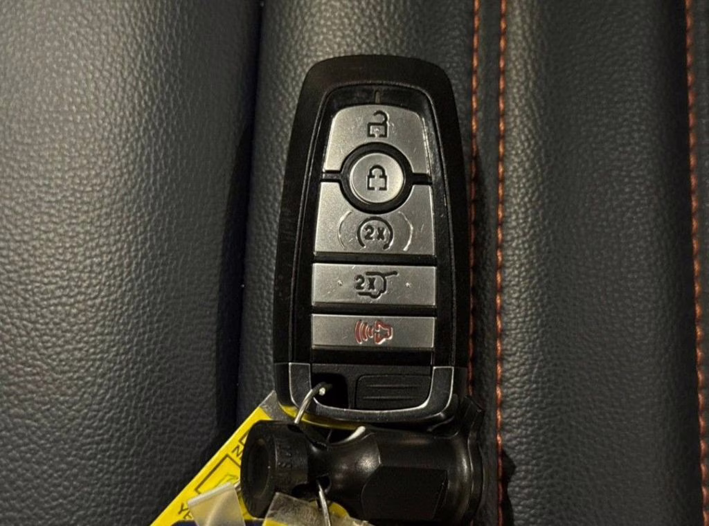 2024 Black Metallic Ford Edge SEL AWD SUV