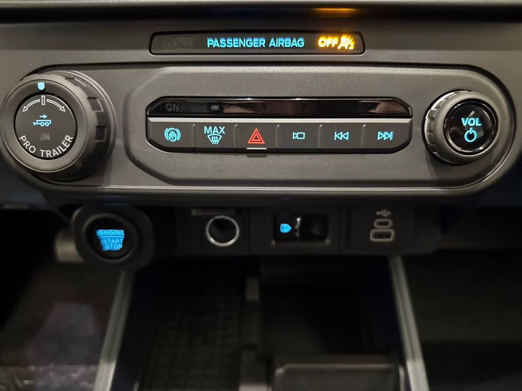 2025 Oxford White Ford Maverick LOBO AWD Truck