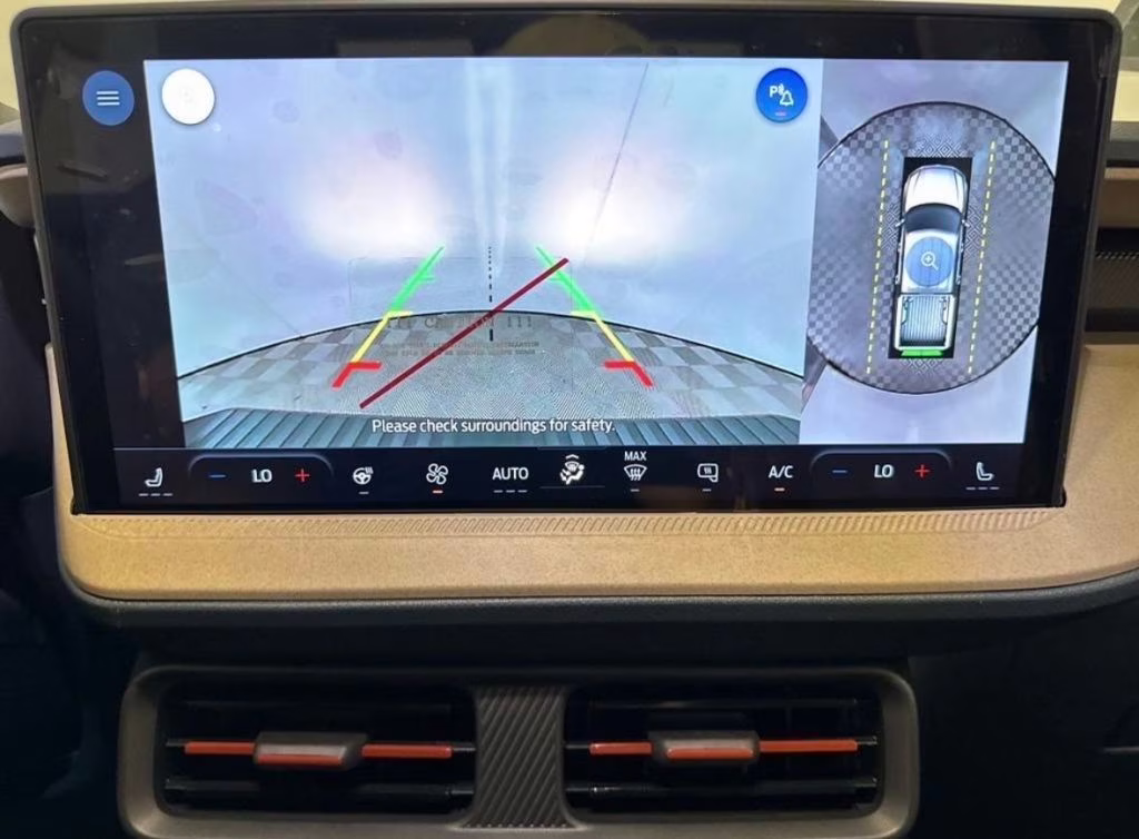 2025 Gray Metallic Ford Maverick Lariat AWD Truck