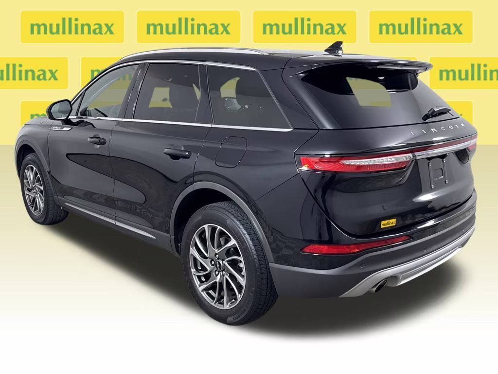 2022 Black Metallic Lincoln Corsair Standard FWD SUV