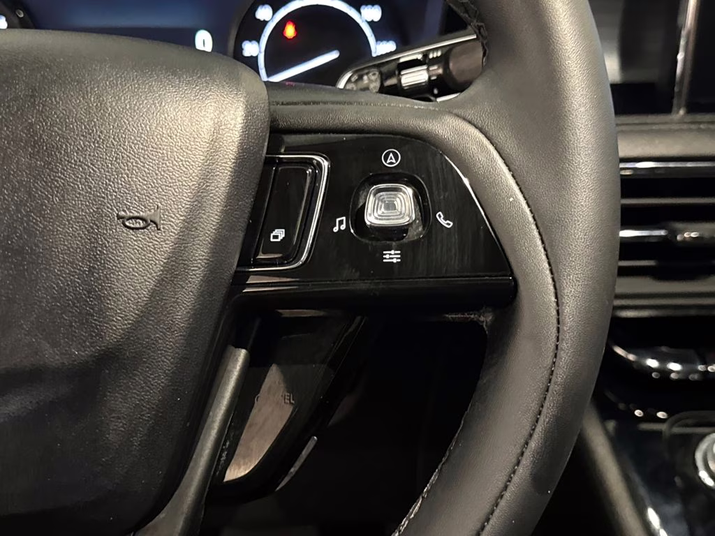 2022 Black Metallic Lincoln Corsair Standard FWD SUV