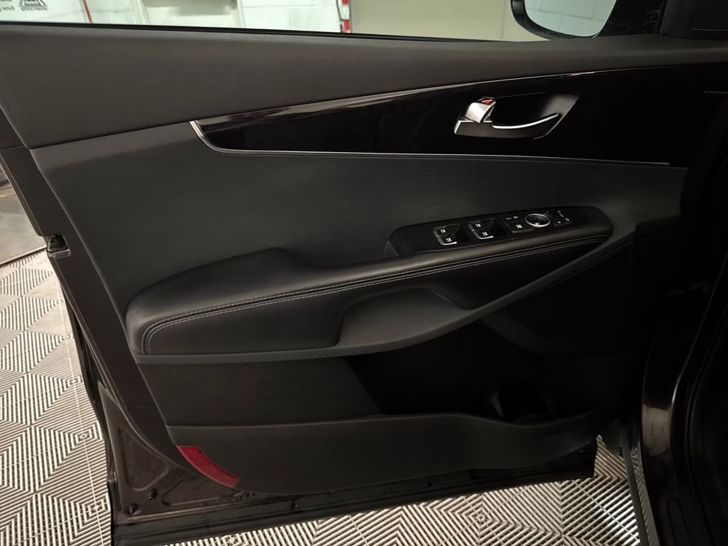 2018 Polished Walnut Kia Sorento EX FWD SUV