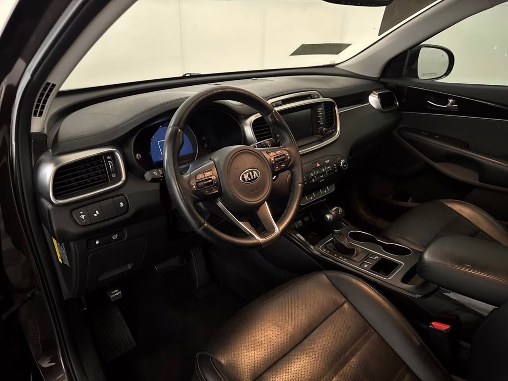 2018 Polished Walnut Kia Sorento EX FWD SUV