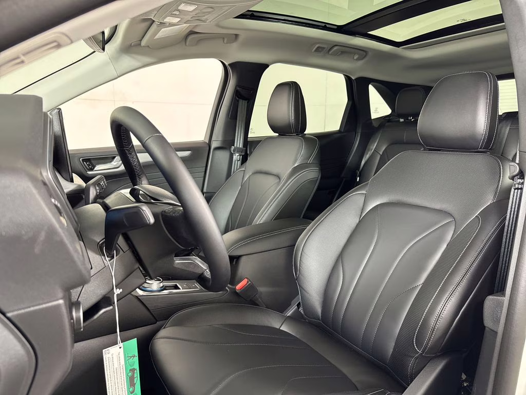 2025 White Metallic Ford Escape Plug-In Hybrid Base FWD SUV