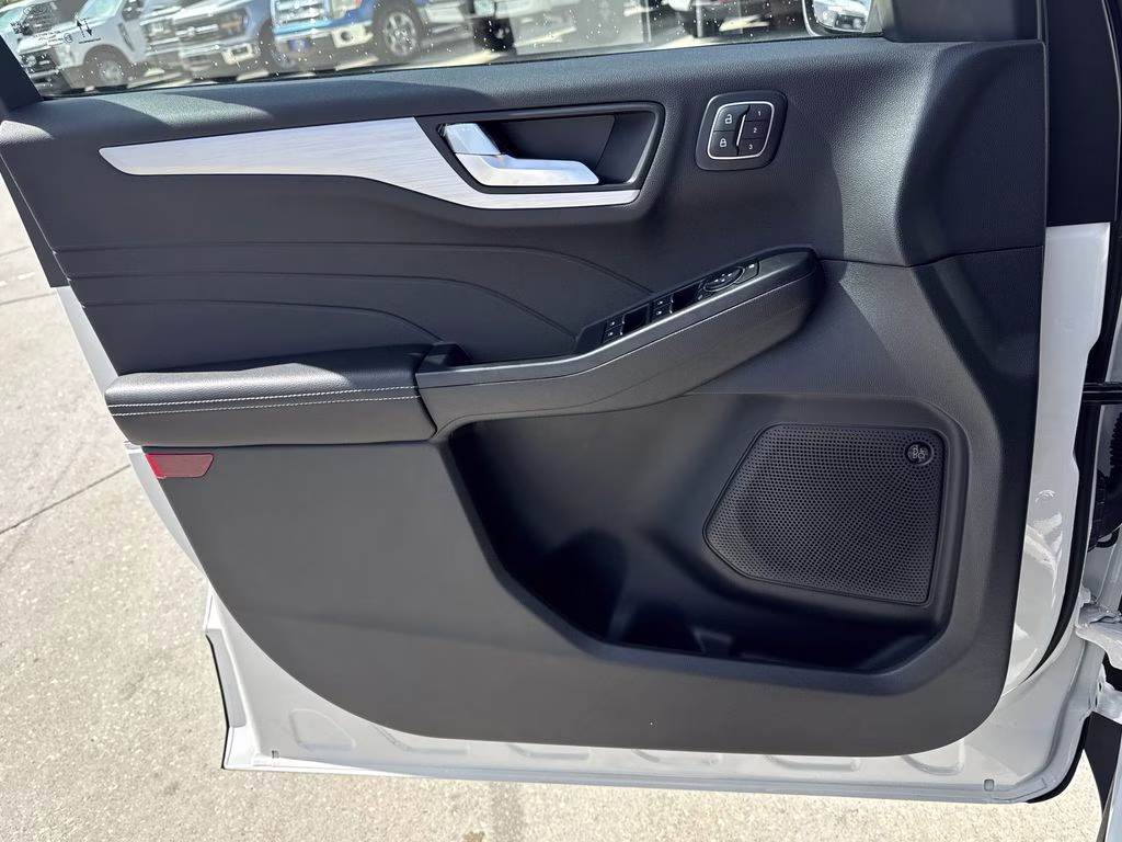 2025 White Metallic Ford Escape Plug-In Hybrid Base FWD SUV