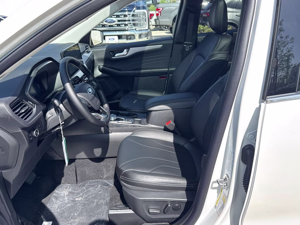 2025 White Metallic Ford Escape Plug-In Hybrid Base FWD SUV