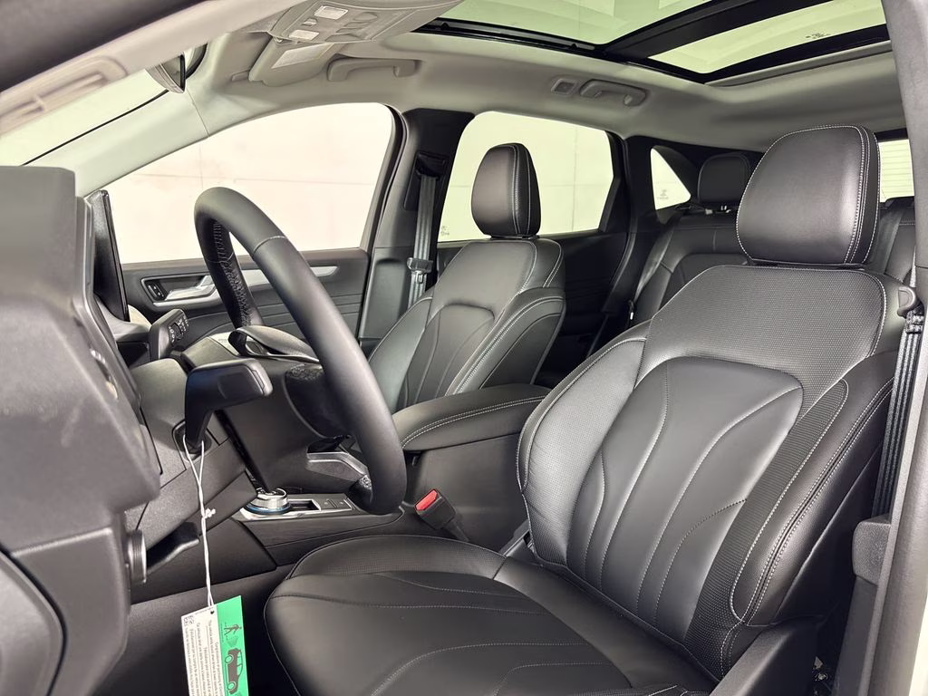 2025 White Metallic Ford Escape Plug-In Hybrid Base FWD SUV