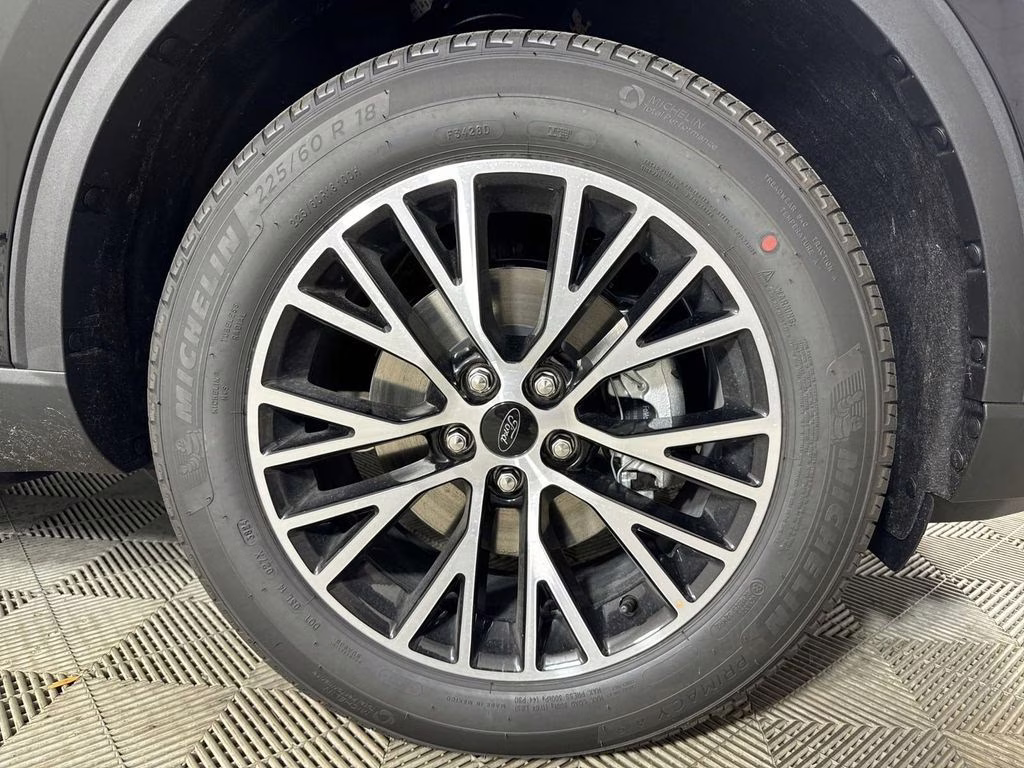 2025 Black Metallic Ford Escape Plug-In Hybrid Base FWD SUV