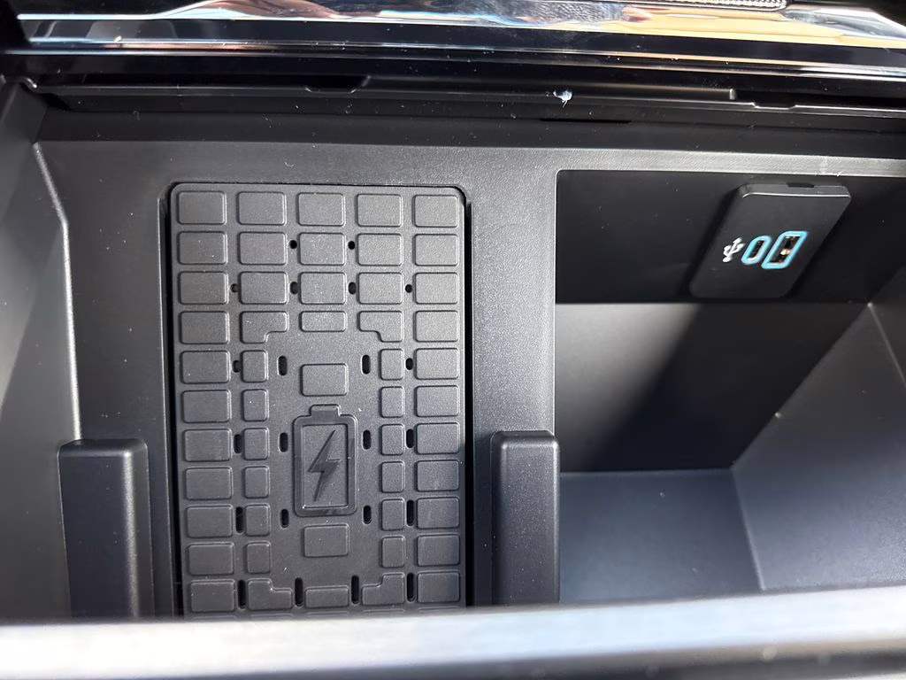 2026 Oxford White Ford Super Duty F-250 SRW Lariat 4X4 Truck