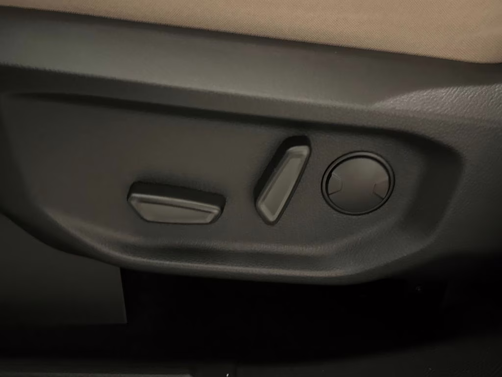 2025 Oxford White Ford Ranger XLT RWD Truck