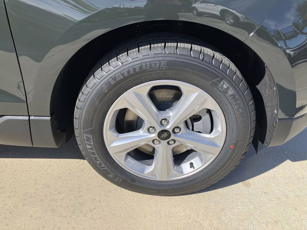 2024 Forged Green Metallic Ford Edge SE AWD SUV