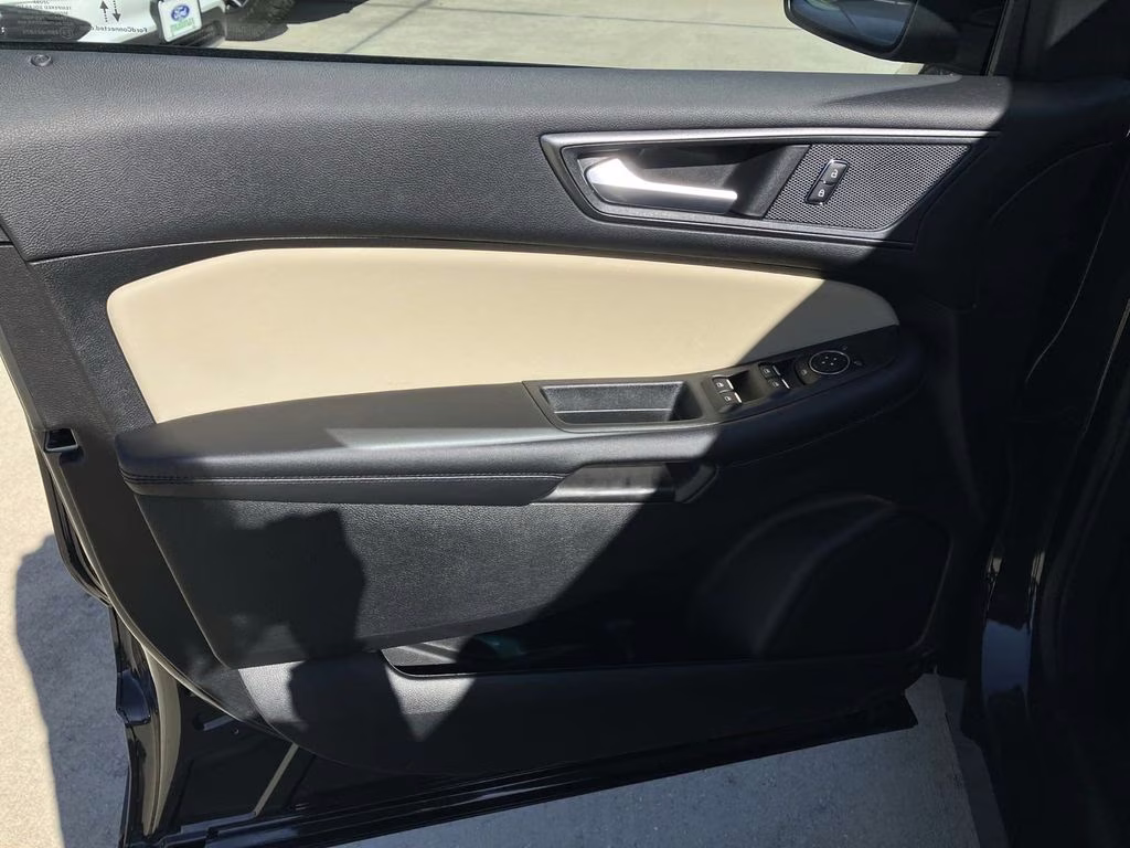 2024 Forged Green Metallic Ford Edge SE AWD SUV