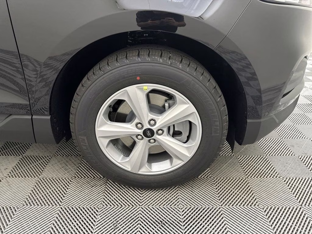 2024 Agate Black Metallic Ford Edge SE AWD SUV