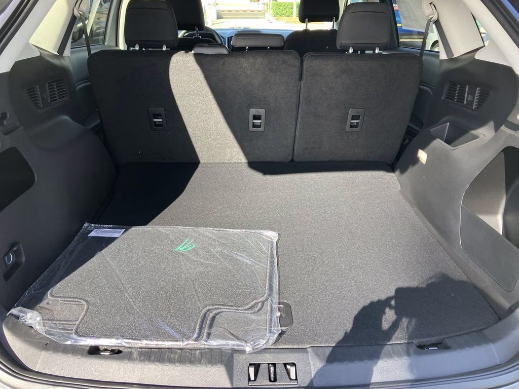 2024 Carbonized Gray Metallic Ford Edge SE AWD SUV
