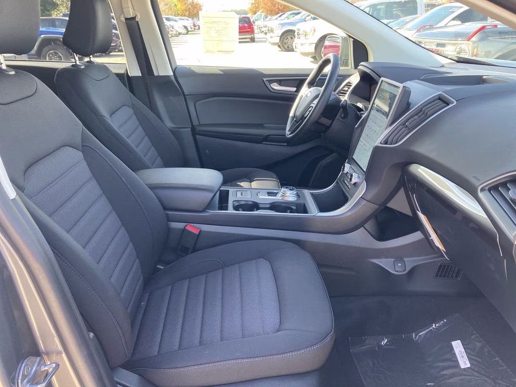 2024 Carbonized Gray Metallic Ford Edge SE AWD SUV