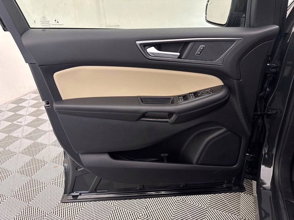 2024 Forged Green Metallic Ford Edge SE AWD SUV