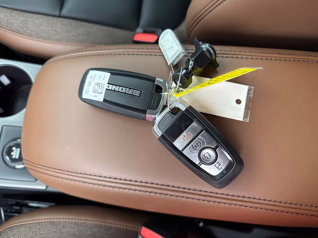 2025 Oxford White Ford Bronco Sport Outer Banks 4X4 SUV