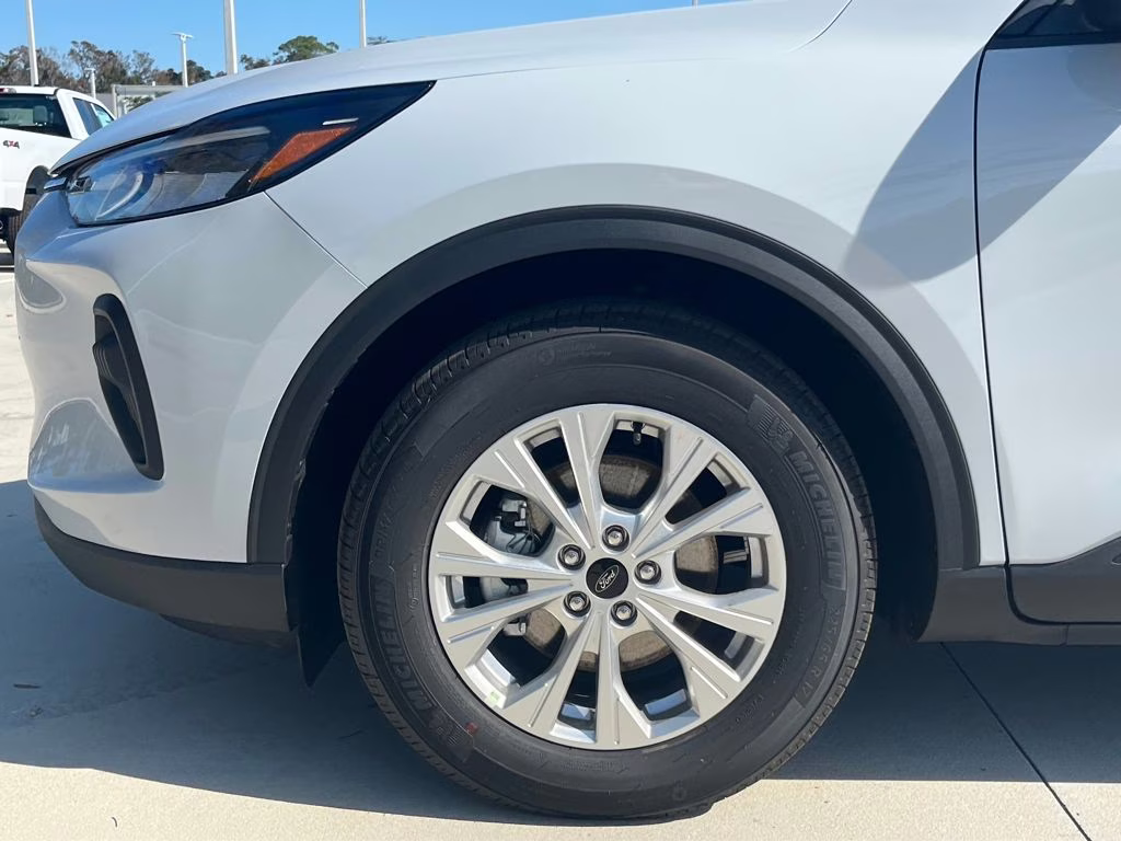 2026 Space Silver Metallic Ford Escape Active FWD SUV