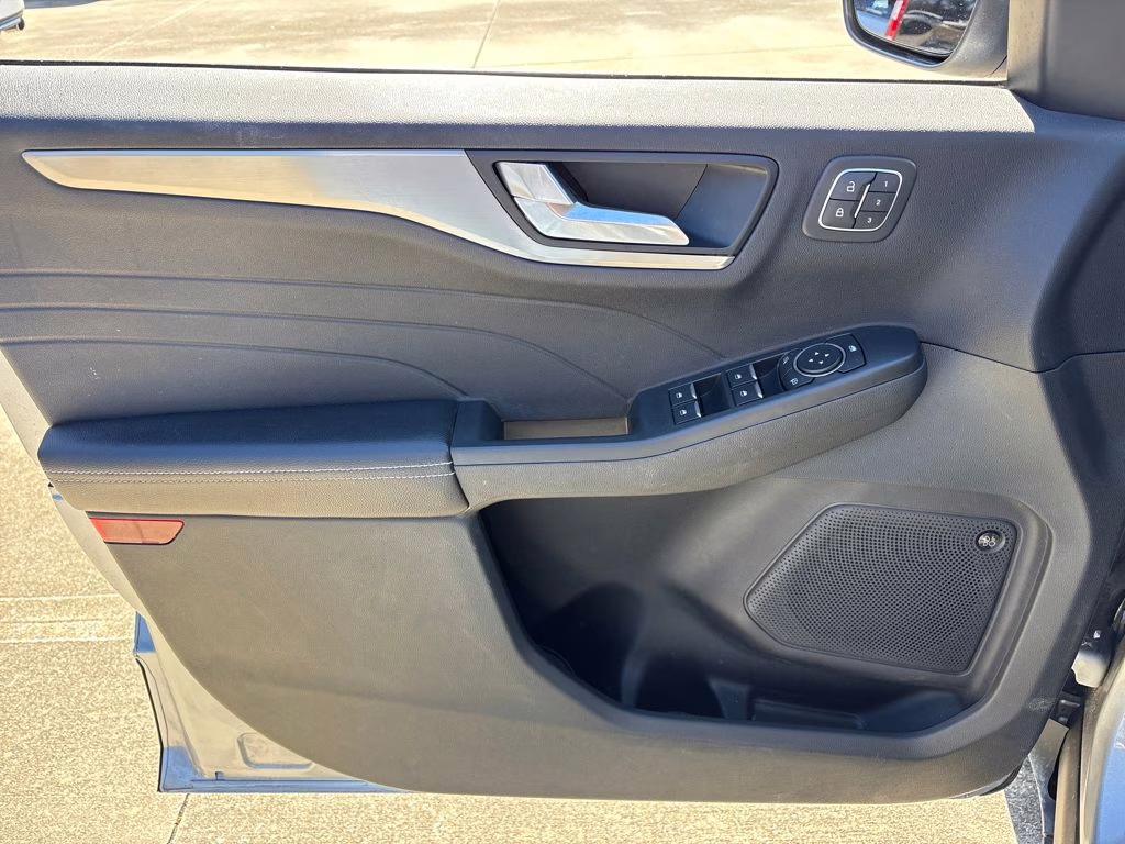 2022 Silver Metallic Ford Escape Plug-In Hybrid Titanium FWD SUV