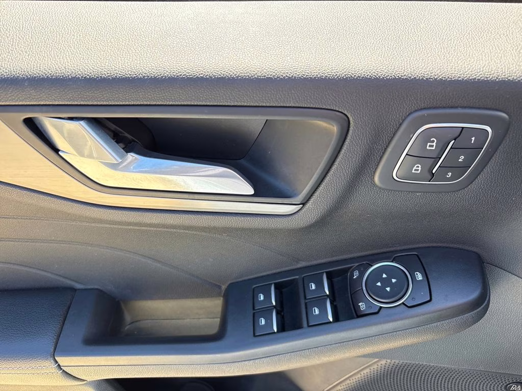 2022 Silver Metallic Ford Escape Plug-In Hybrid Titanium FWD SUV