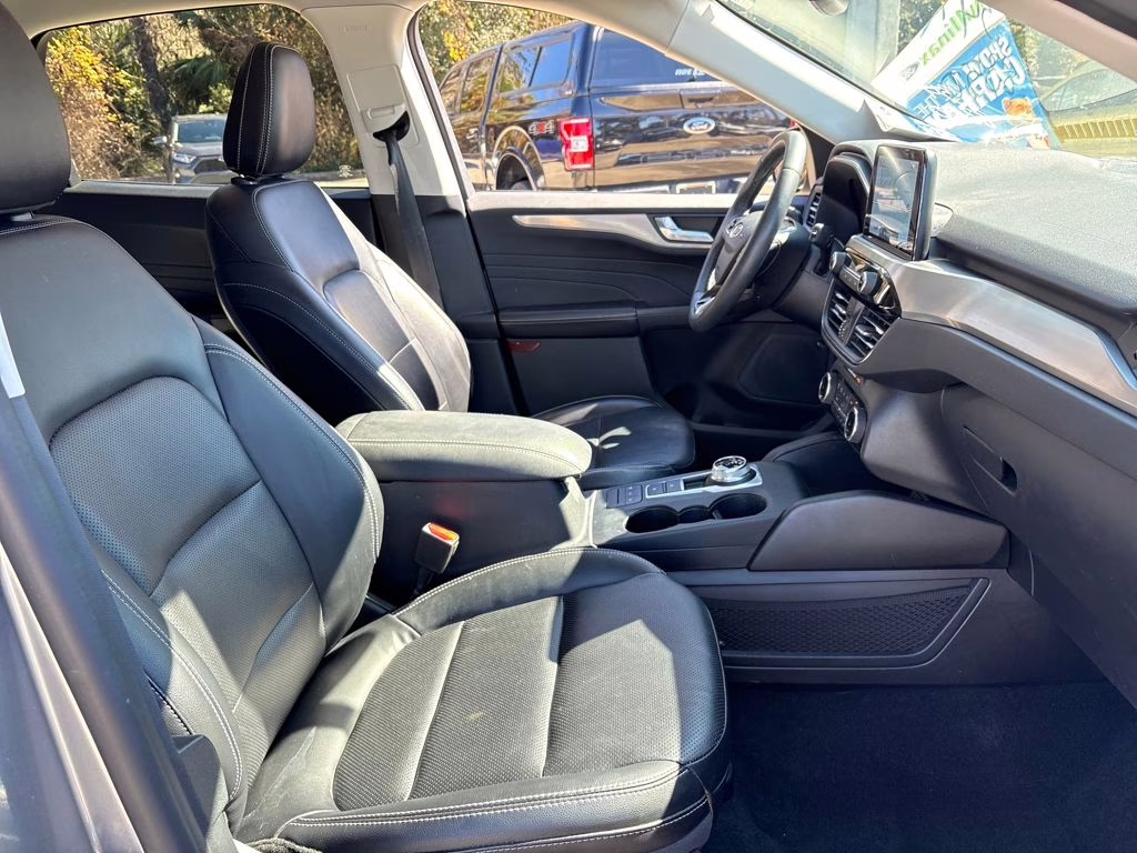 2022 Silver Metallic Ford Escape Plug-In Hybrid Titanium FWD SUV