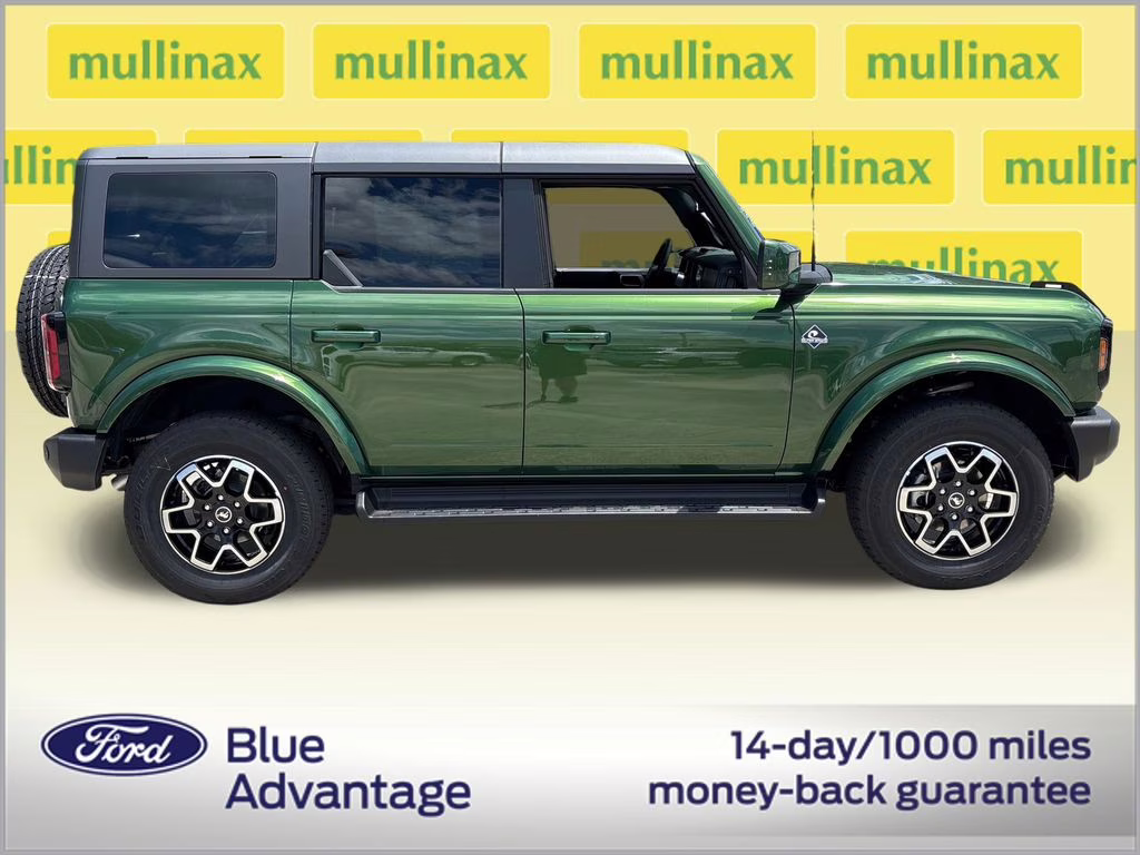 2025 Green Metallic Ford Bronco Outer Banks 4X4 SUV