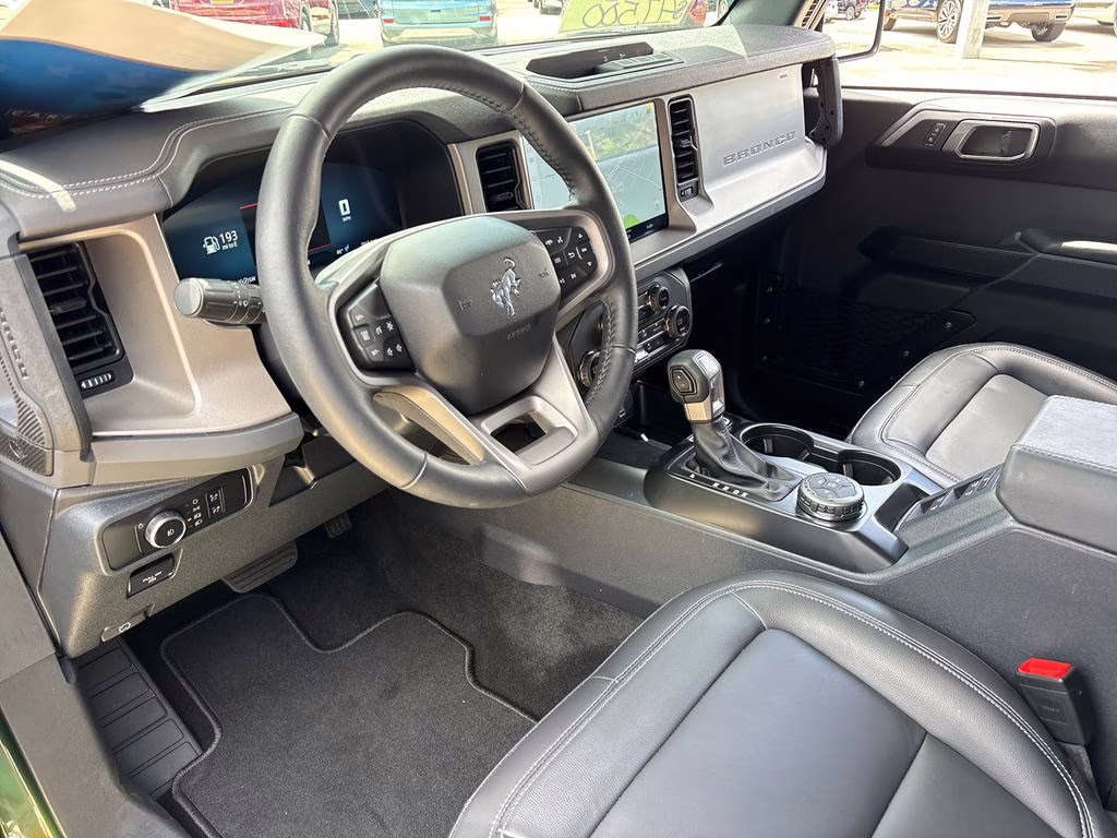 2025 Green Metallic Ford Bronco Outer Banks 4X4 SUV