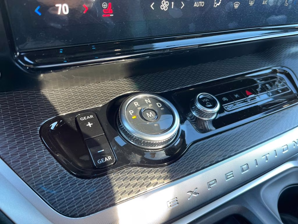 2025 Dark Matter Gray Metallic Ford Expedition Platinum 4X4 SUV