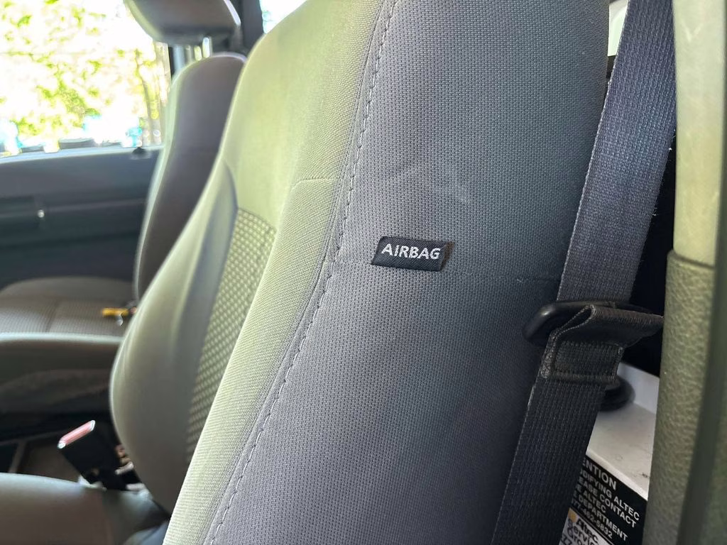 2012 Oxford White Ford Super Duty F-550 DRW XL RWD Chassis