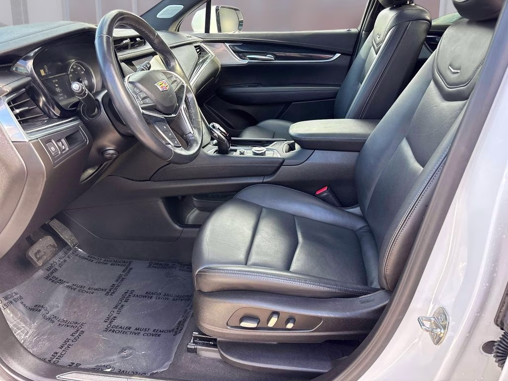 2023 Crystal White Cadillac XT5 Premium Luxury AWD SUV