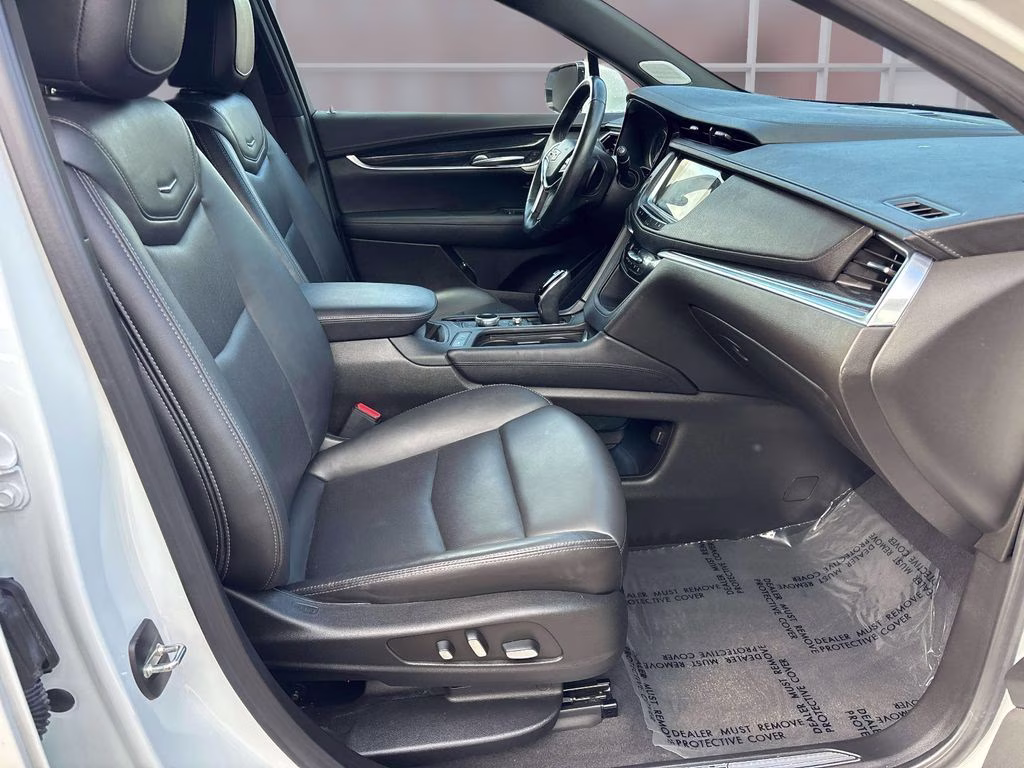 2023 Crystal White Cadillac XT5 Premium Luxury AWD SUV