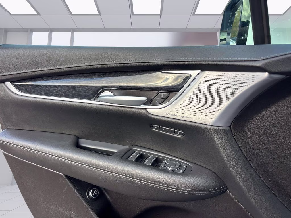 2023 Crystal White Cadillac XT5 Premium Luxury AWD SUV