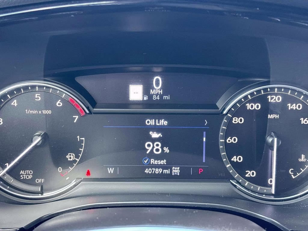 2023 Crystal White Cadillac XT5 Premium Luxury AWD SUV