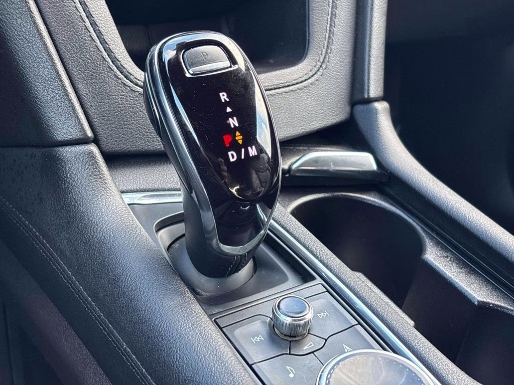 2023 Crystal White Cadillac XT5 Premium Luxury AWD SUV