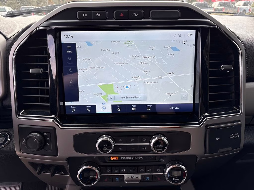 2022 White Metallic Ford Super Duty F-250 SRW Lariat 4X4 Truck