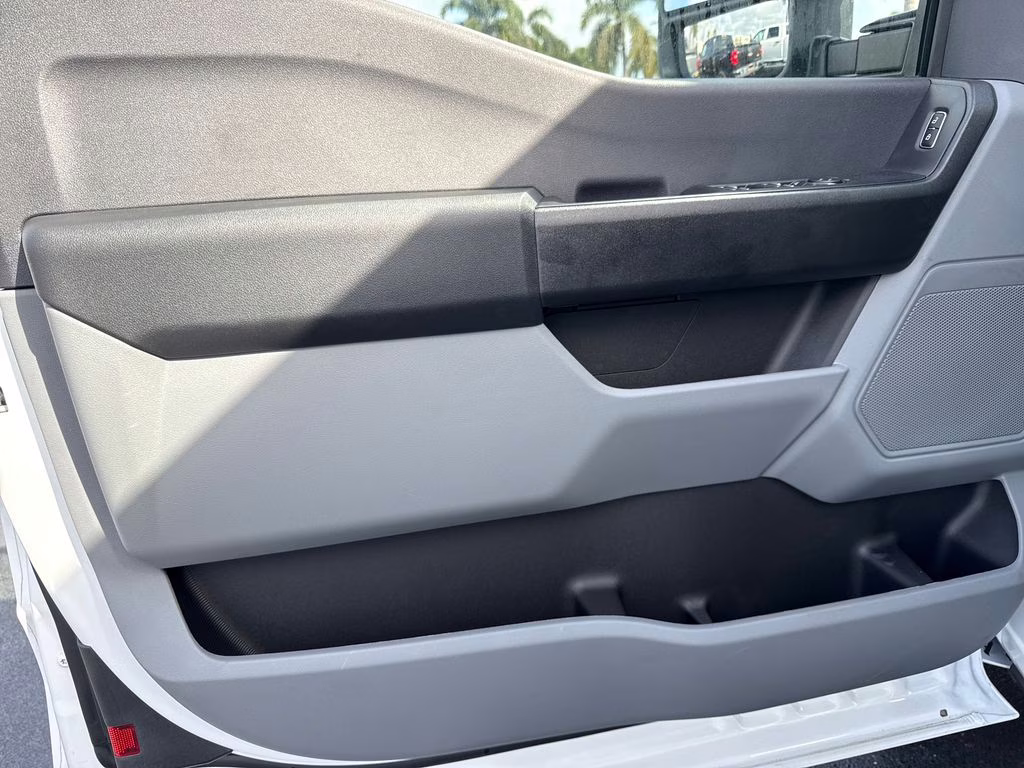 2026 Oxford White Ford Super Duty F-250 SRW XL 4X4 Truck