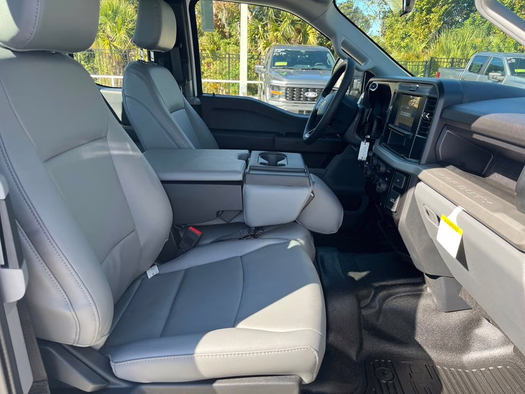 2026 Oxford White Ford Super Duty F-250 SRW XL 4X4 Truck