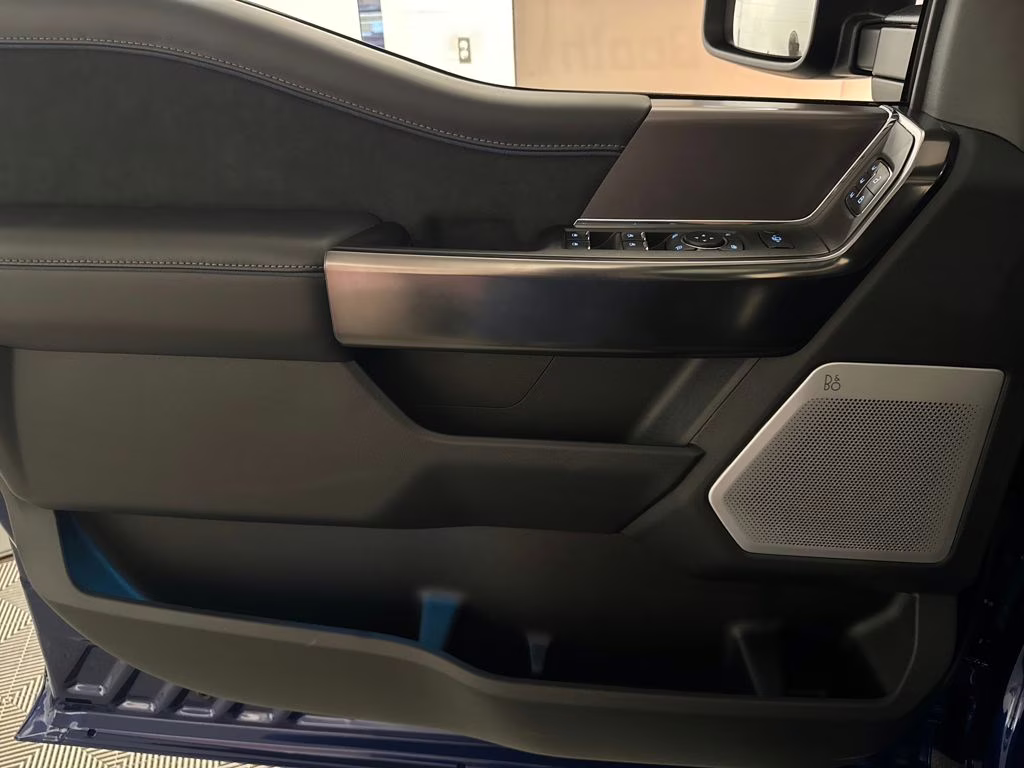 2026 Blue Metallic Ford Super Duty F-250 SRW Platinum 4X4 Truck