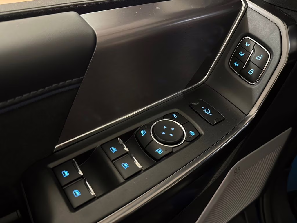 2026 Blue Metallic Ford Super Duty F-250 SRW Platinum 4X4 Truck