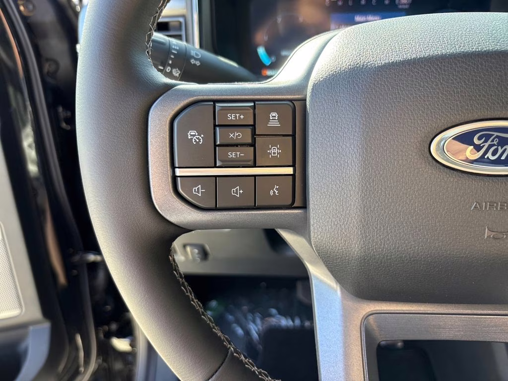 2025 Black Metallic Ford Super Duty F-250 SRW Lariat 4X4 Truck