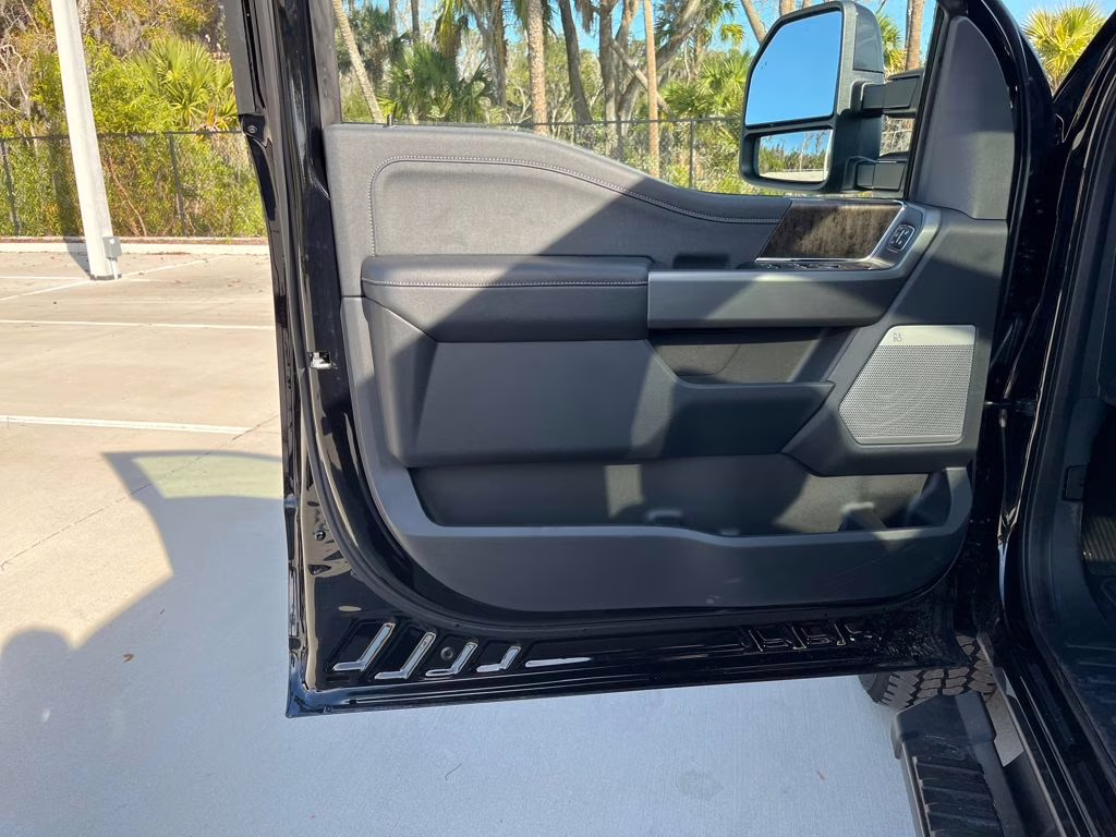 2026 Agate Black Metallic Ford Super Duty F-250 SRW Lariat 4X4 Truck