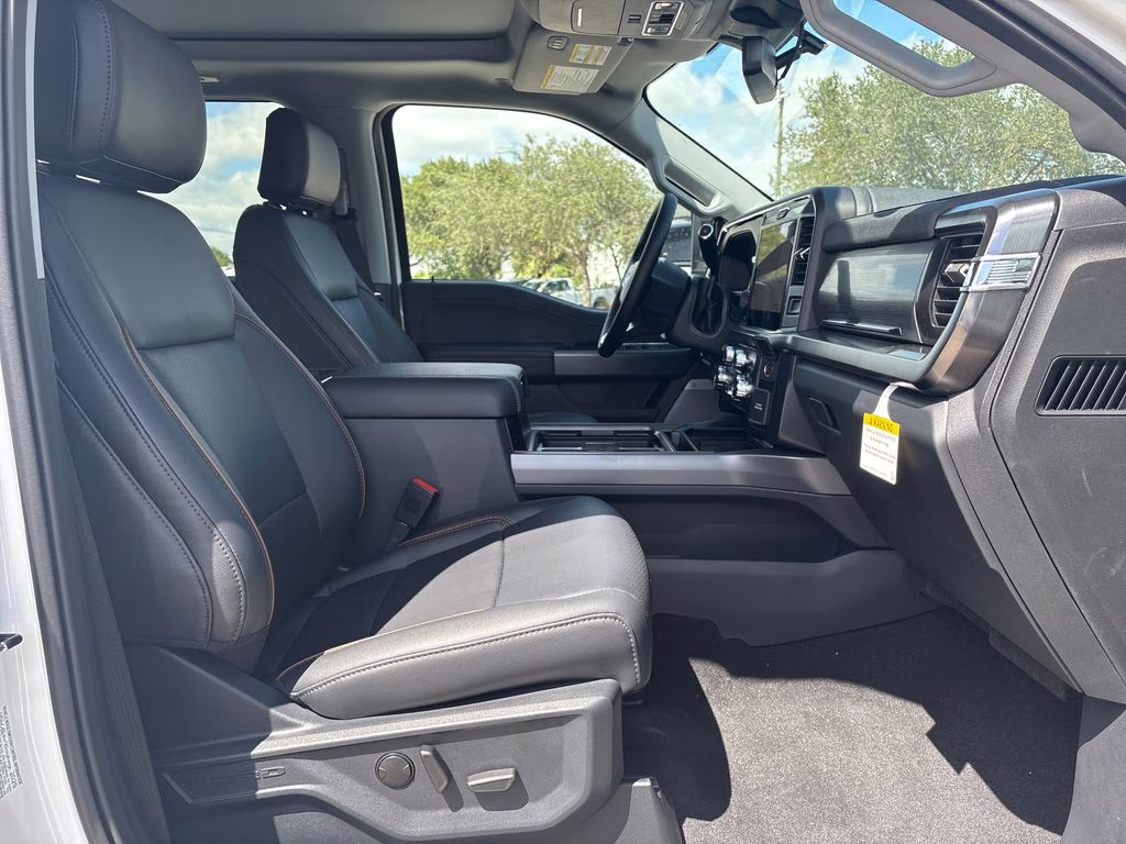 2026 White Metallic Ford Super Duty F-250 SRW Lariat 4X4 Truck