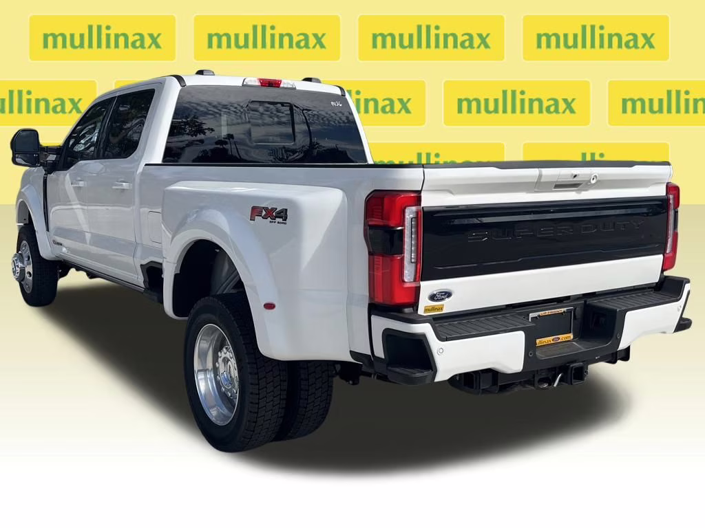 2026 Star White Metallic Tri-Coat Ford Super Duty F-450 DRW Platinum 4X4 Truck