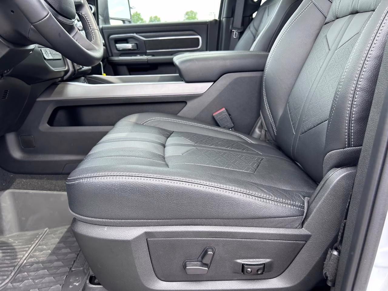 2024 Bright White Clearcoat Ram 2500 Laramie 4X4 Truck