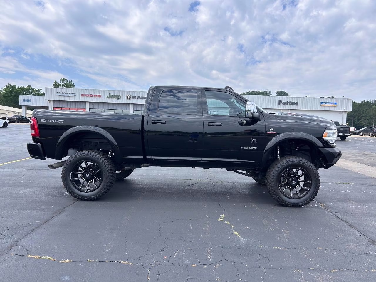 2024 Diamond Black Crystal Pearlcoat Ram 2500 Laramie 4X4 Truck