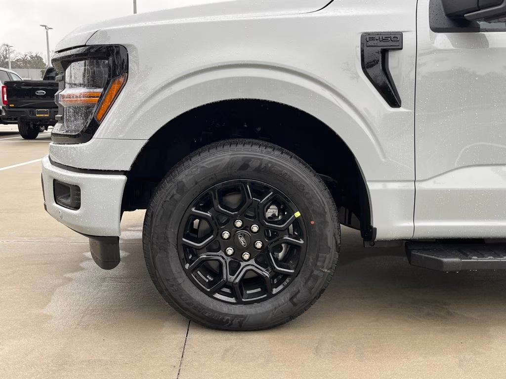 2026 Avalanche Ford F-150 XLT RWD Truck