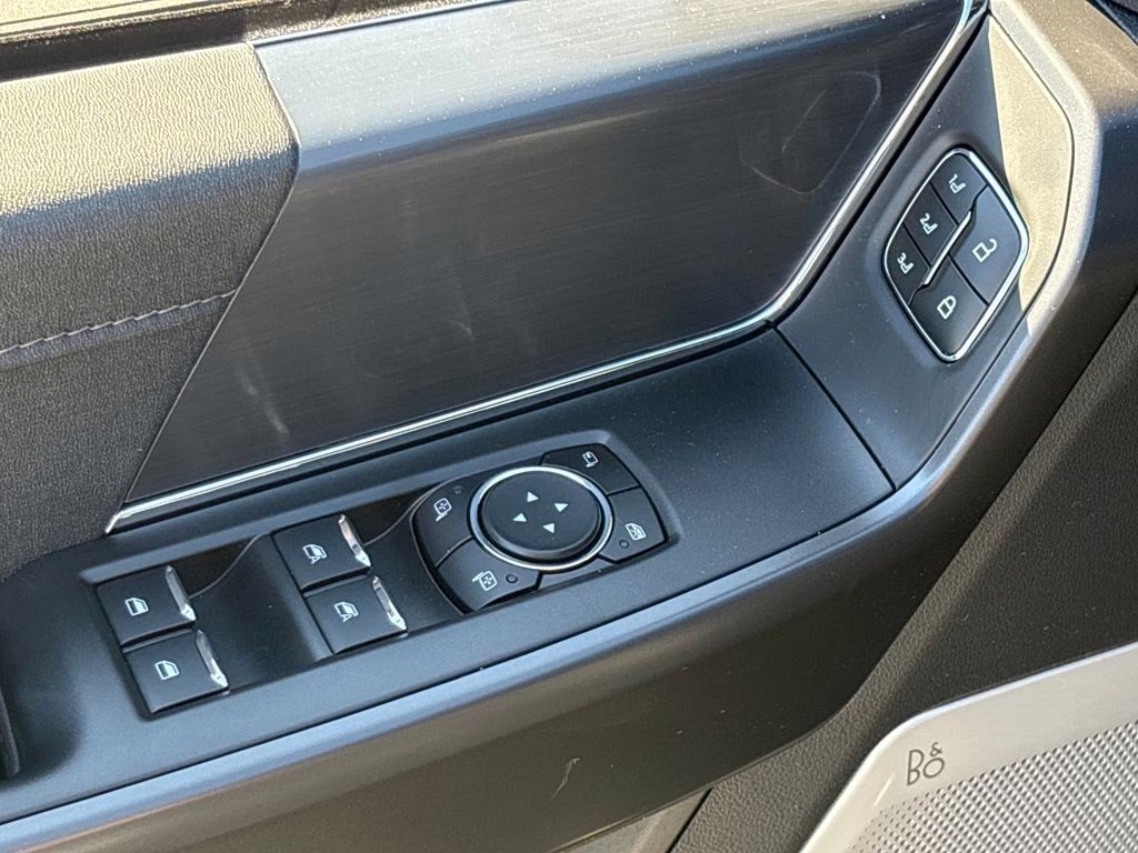 2025 Black Metallic Ford F-150 Lariat 4X4 Truck