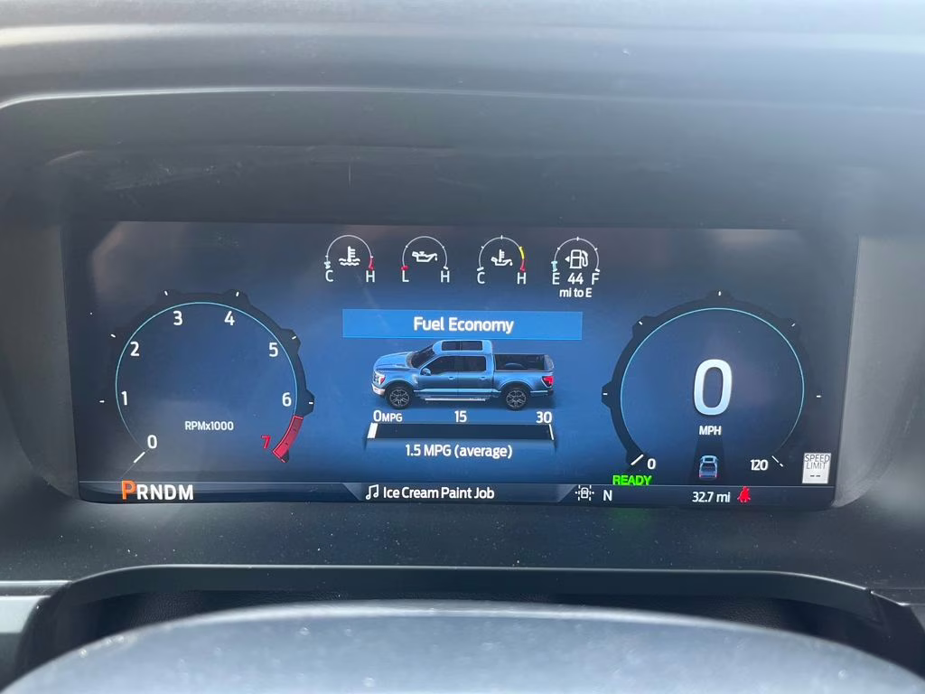 2025 Star White Metallic Tri-Coat Ford F-150 Lariat 4X4 Truck